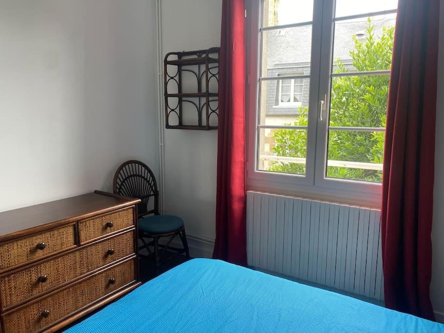 Maison Du Cap Lihou, Duplex Au 1Er Et 2Eme Etage Mansarde, Quartier Historique, Granville Bagian luar foto