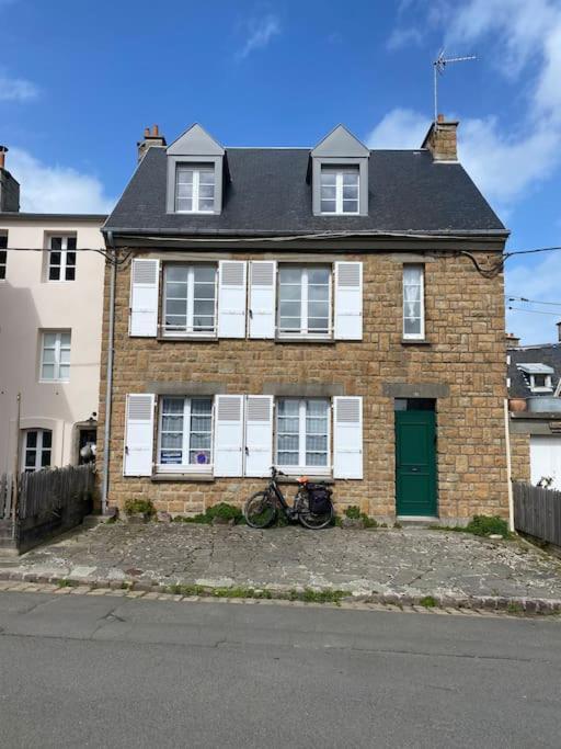 Maison Du Cap Lihou, Duplex Au 1Er Et 2Eme Etage Mansarde, Quartier Historique, Granville Bagian luar foto